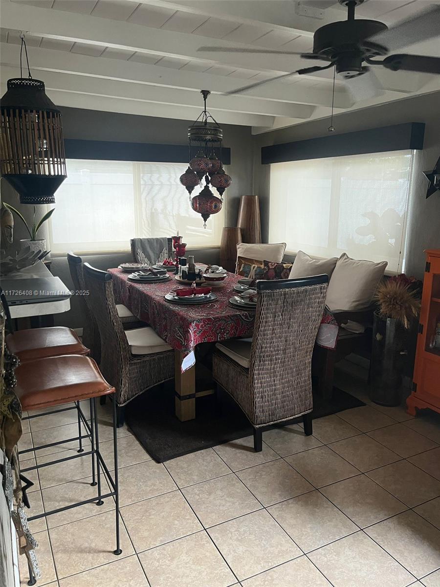 HOLLYWOOD HILLS - Residential