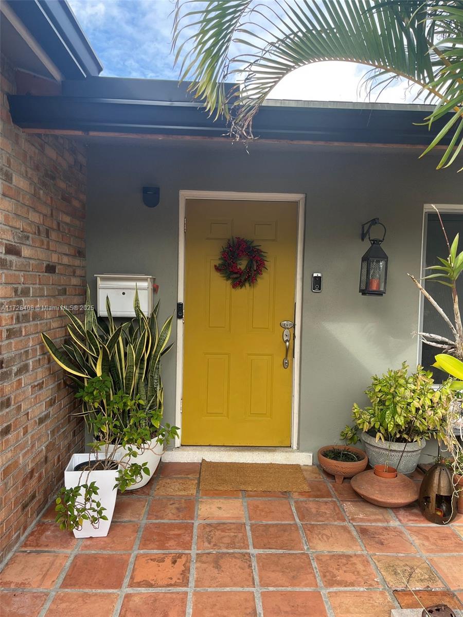 Property for Sale at 4509 W Park Rd, Hollywood, Broward County, Florida - Bedrooms: 3 
Bathrooms: 2  - $645,000