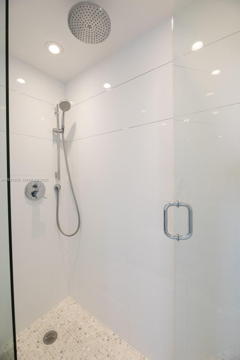 MIRADOR 1000 CONDO - Residential Lease