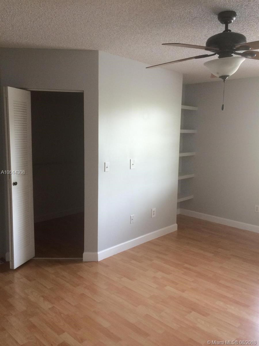 LA HACIENDA COUNTRY CLUB - Residential Lease