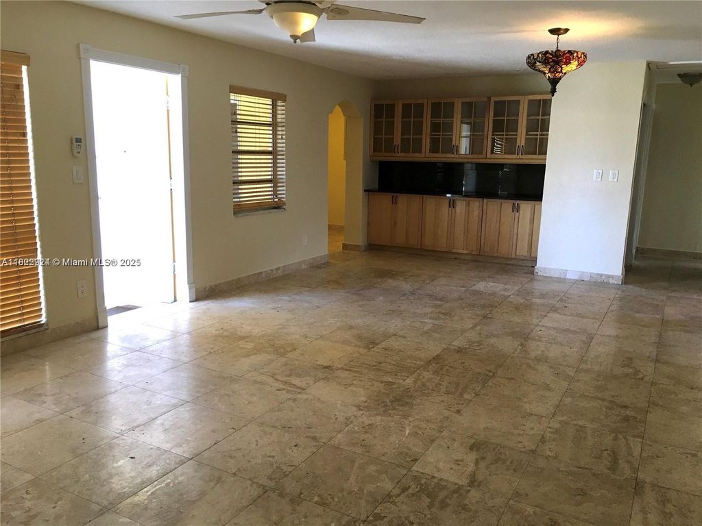 Photo of 2724 NE 32nd St #2-3, Fort Lauderdale, FL 33306 (MLS # A11822924)