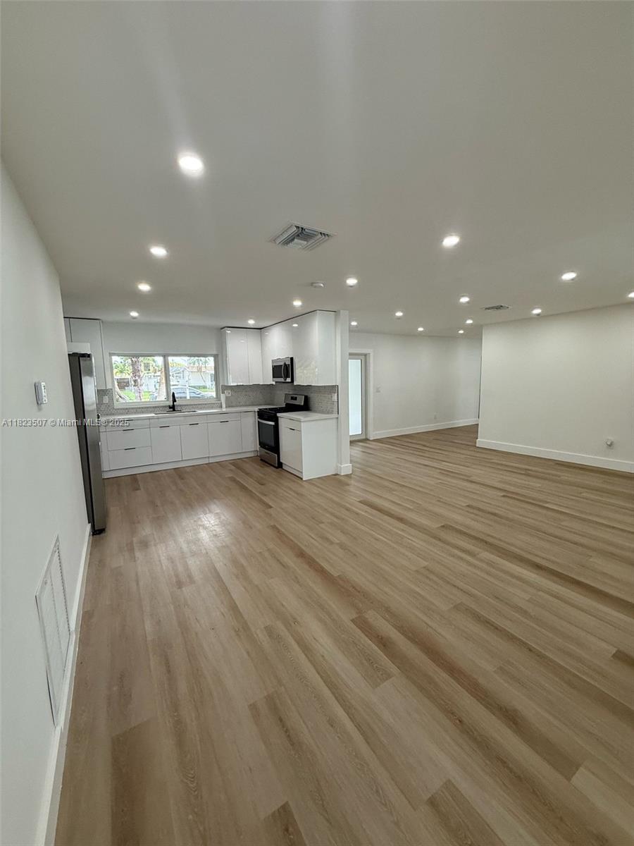 BEL AIRE SEC 3 - Residential Lease