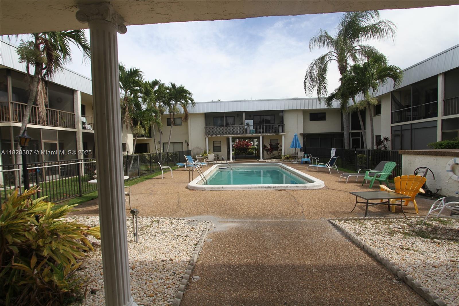 CENTRE HILL COURTS CONDO - Residential