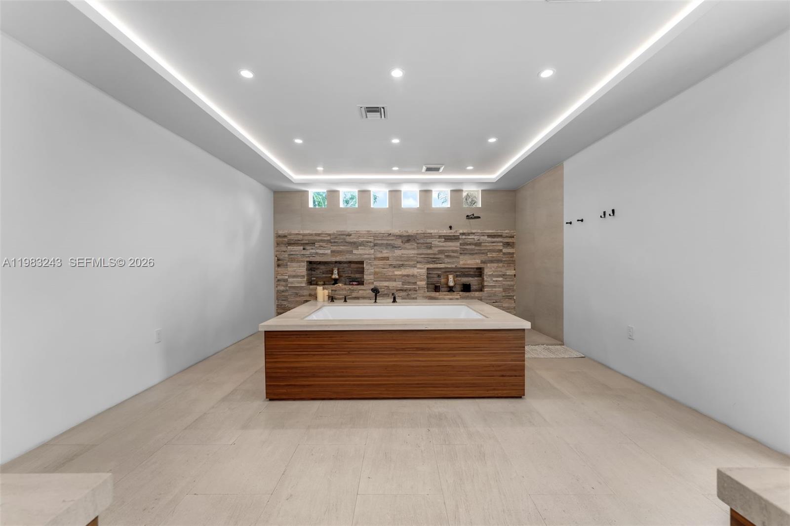 COUNTRY GROVE ESTATES - Residential