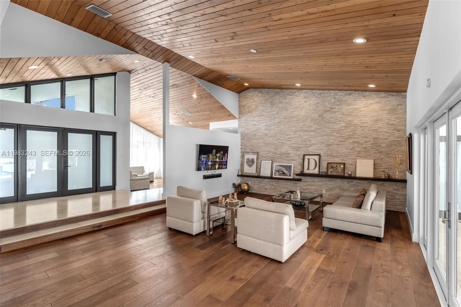 COUNTRY GROVE ESTATES - Residential