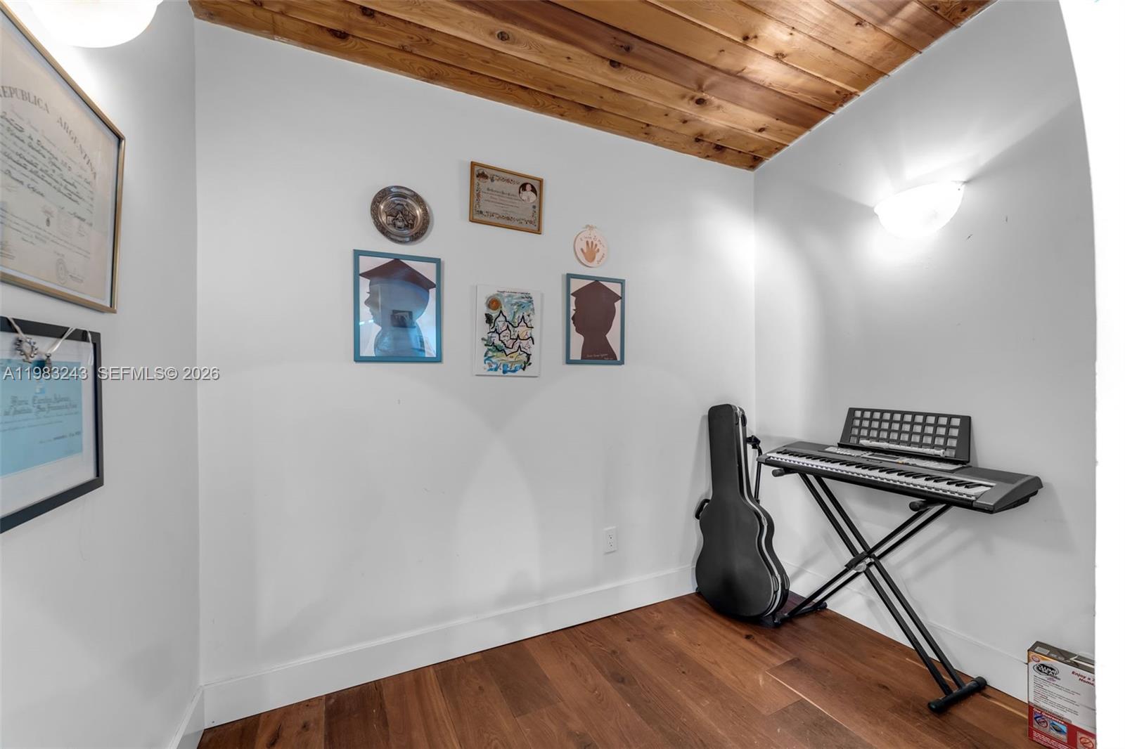 COUNTRY GROVE ESTATES - Residential