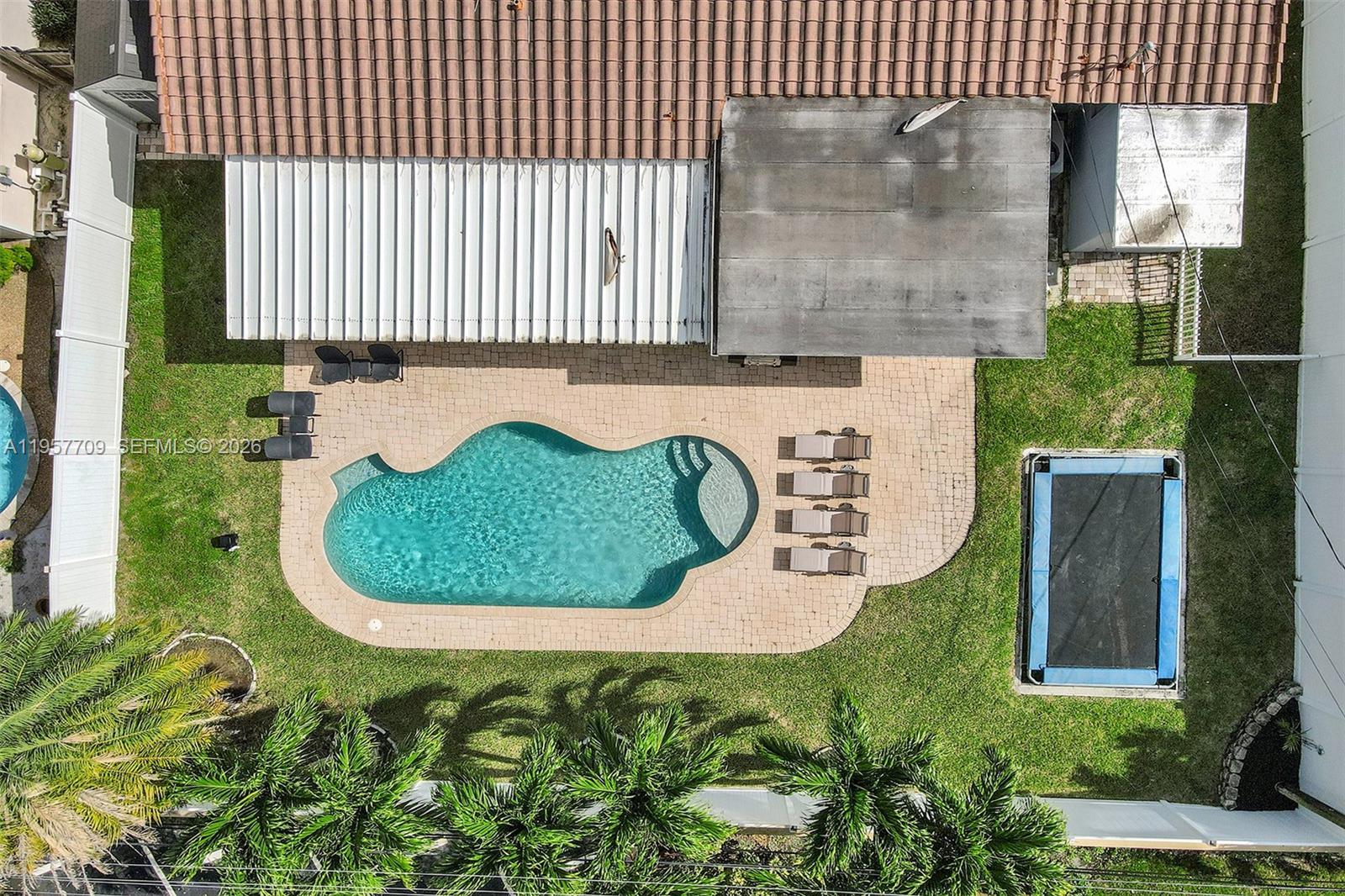 LOIS LANE - Residential