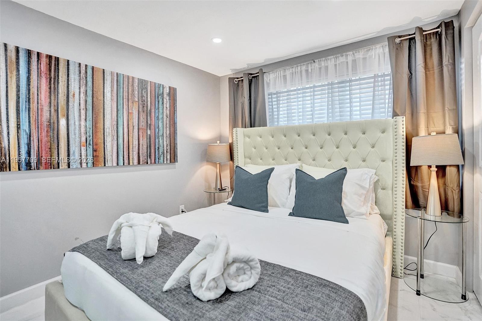 LOIS LANE - Residential