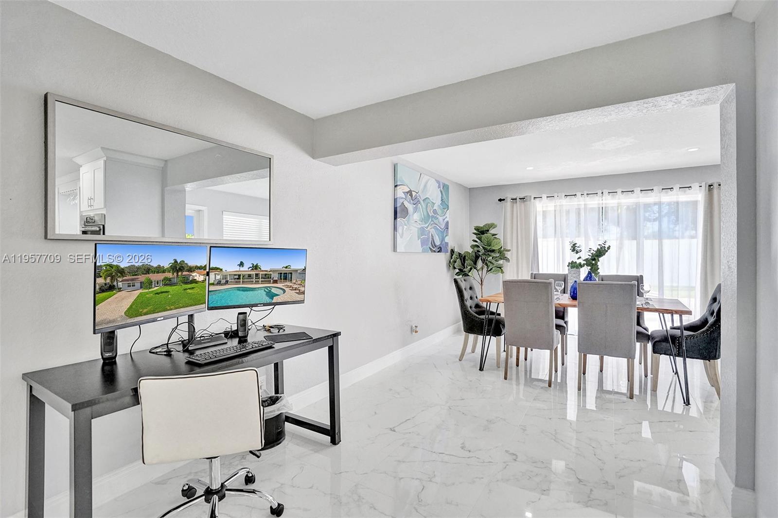 LOIS LANE - Residential