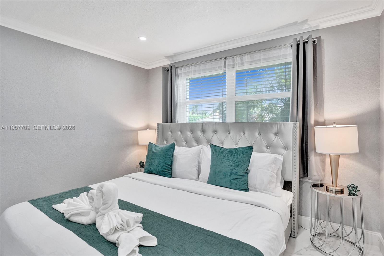 LOIS LANE - Residential