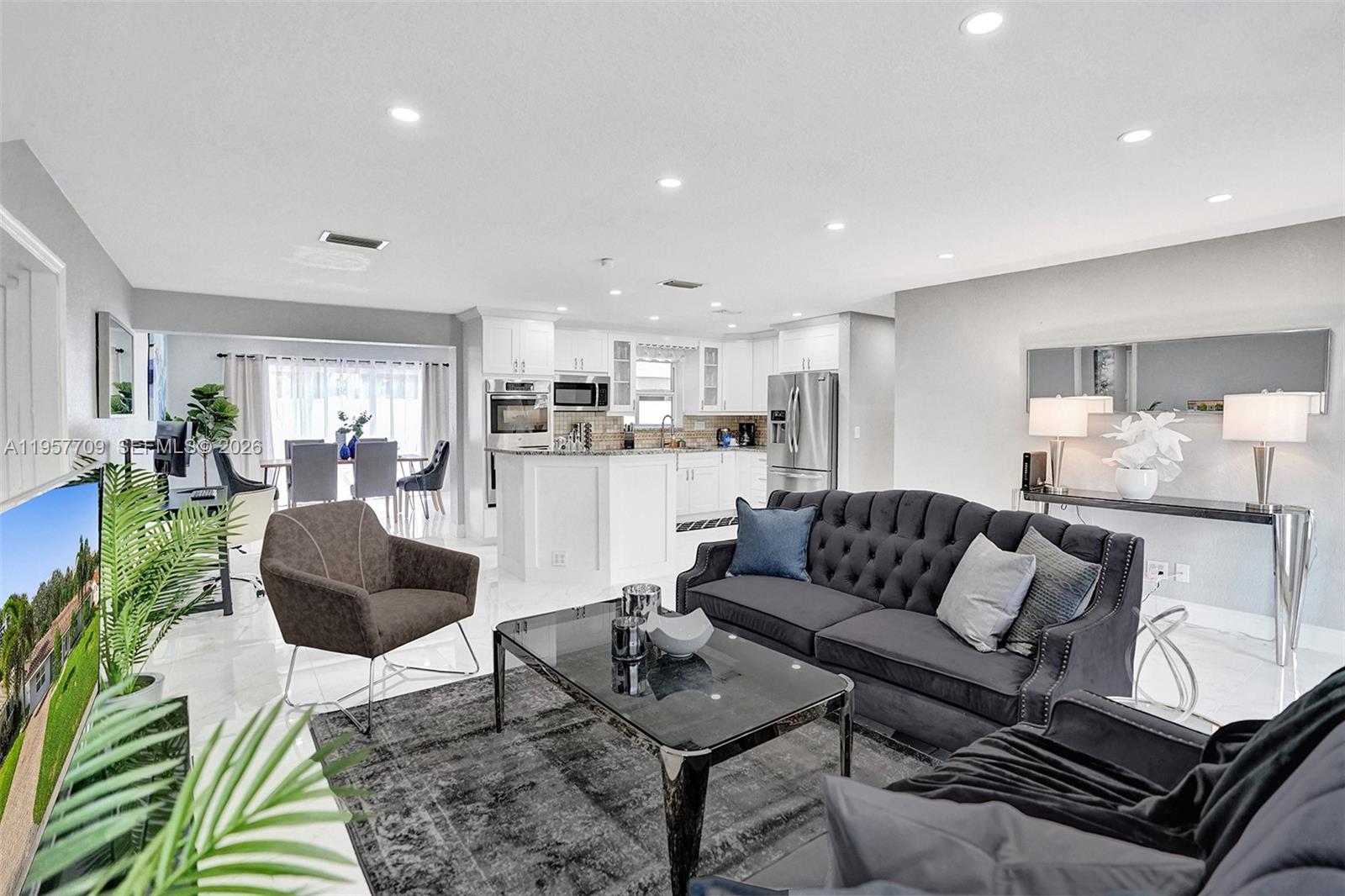 LOIS LANE - Residential