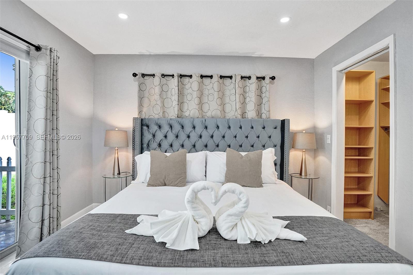 LOIS LANE - Residential