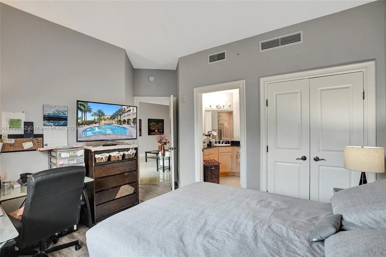 Weston, Florida 33331, United States, 2 Bedrooms Bedrooms, ,3 BathroomsBathrooms,Residential,Pending,30011