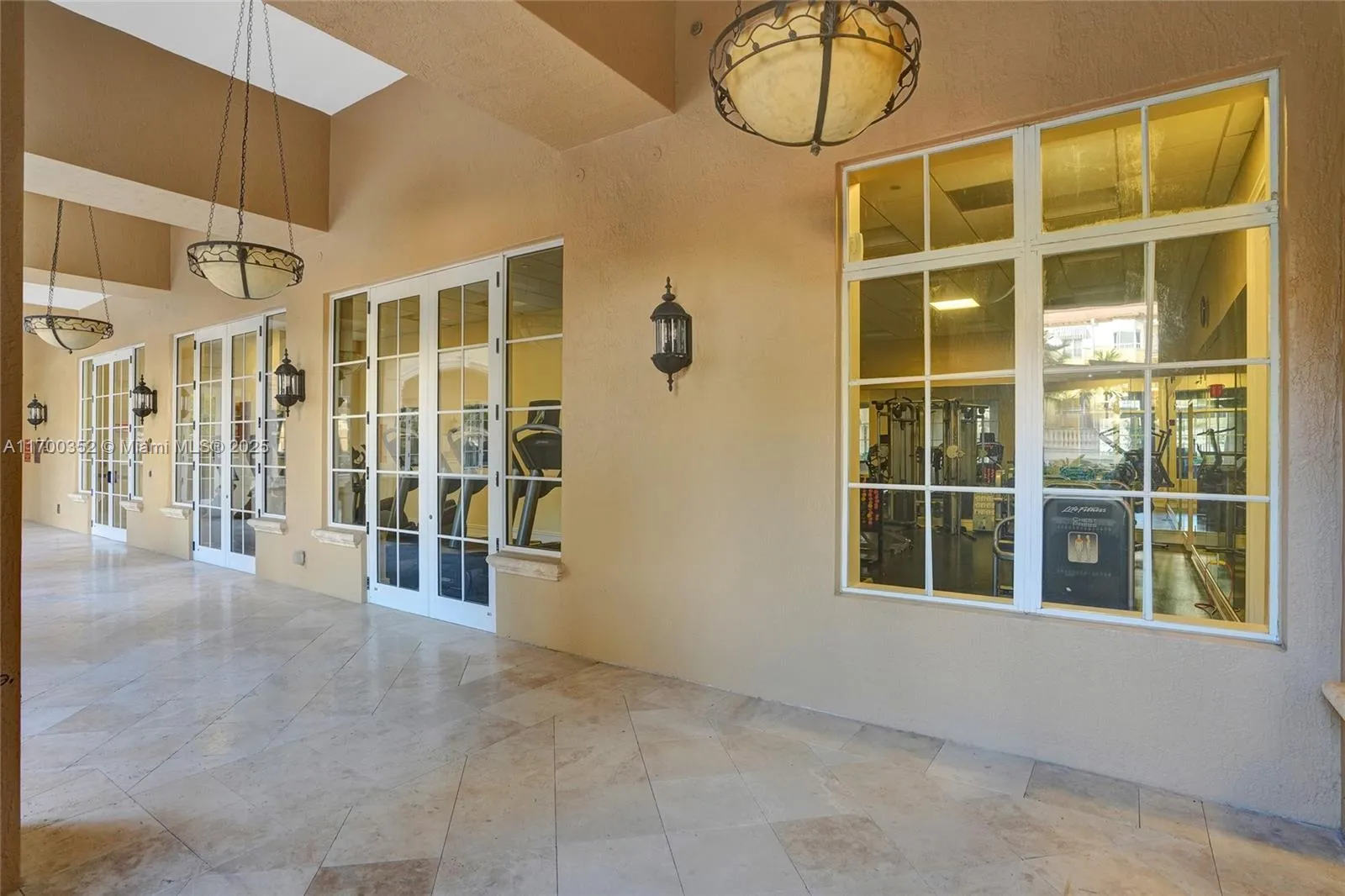 Weston, Florida 33331, United States, 2 Bedrooms Bedrooms, ,3 BathroomsBathrooms,Residential,Pending,30011