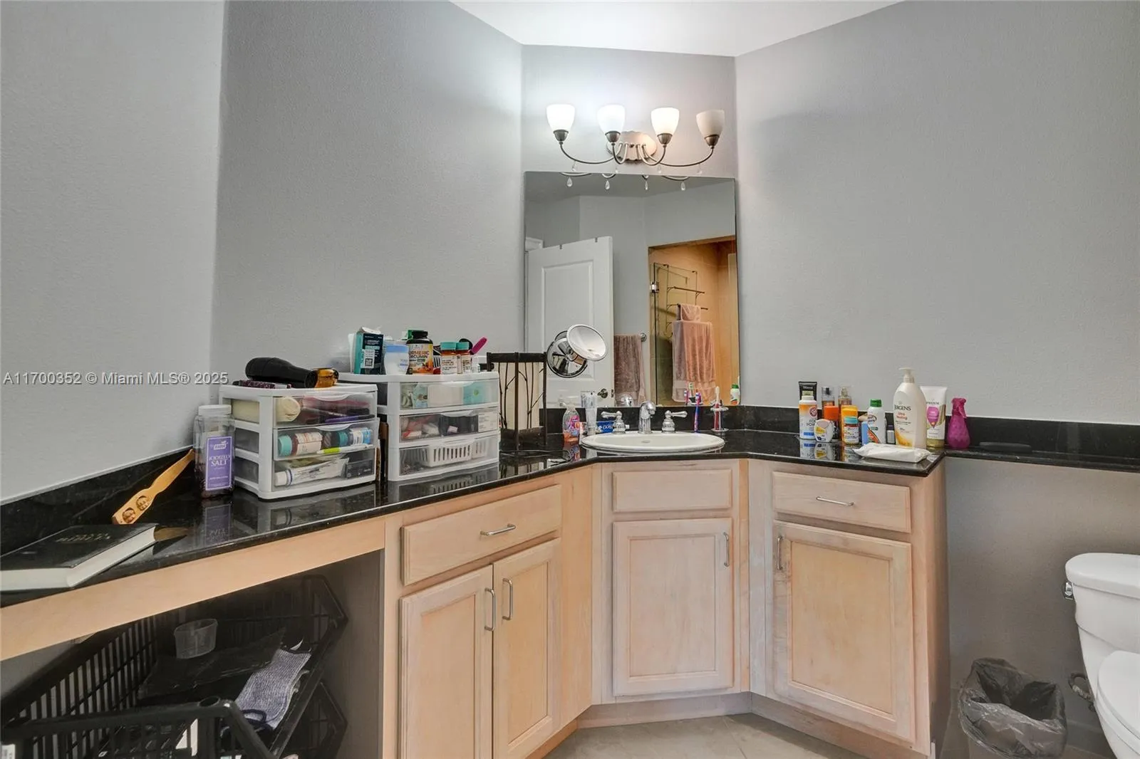 Weston, Florida 33331, United States, 2 Bedrooms Bedrooms, ,3 BathroomsBathrooms,Residential,Pending,30011