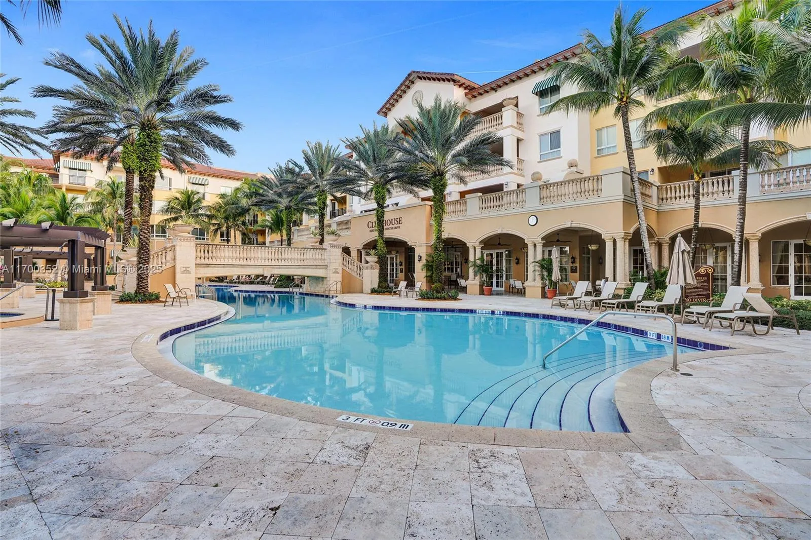 Weston, Florida 33331, United States, 2 Bedrooms Bedrooms, ,3 BathroomsBathrooms,Residential,Pending,30011