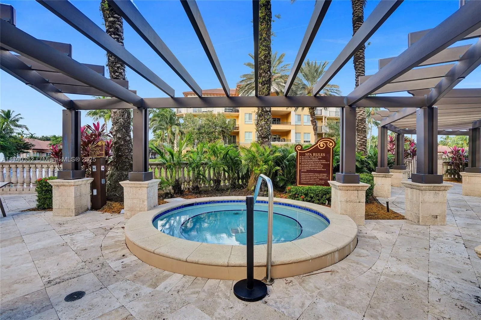 Weston, Florida 33331, United States, 2 Bedrooms Bedrooms, ,3 BathroomsBathrooms,Residential,Pending,30011