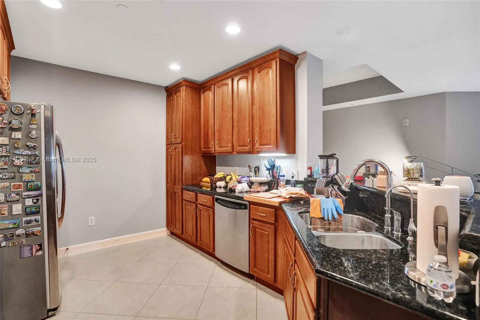 Weston, Florida 33331, United States, 2 Bedrooms Bedrooms, ,3 BathroomsBathrooms,Residential,Pending,30011