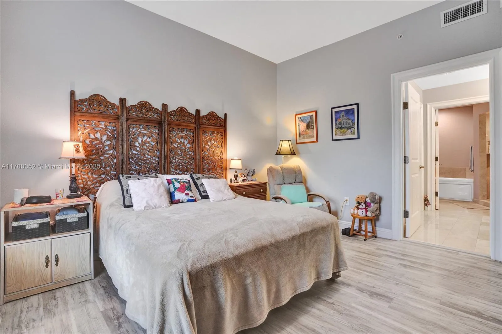 Weston, Florida 33331, United States, 2 Bedrooms Bedrooms, ,3 BathroomsBathrooms,Residential,Pending,30011