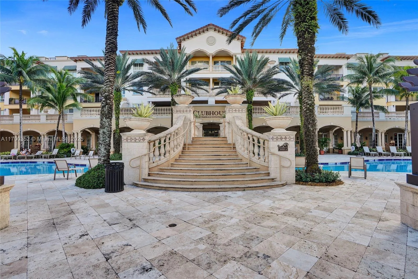 Weston, Florida 33331, United States, 2 Bedrooms Bedrooms, ,3 BathroomsBathrooms,Residential,Pending,30011