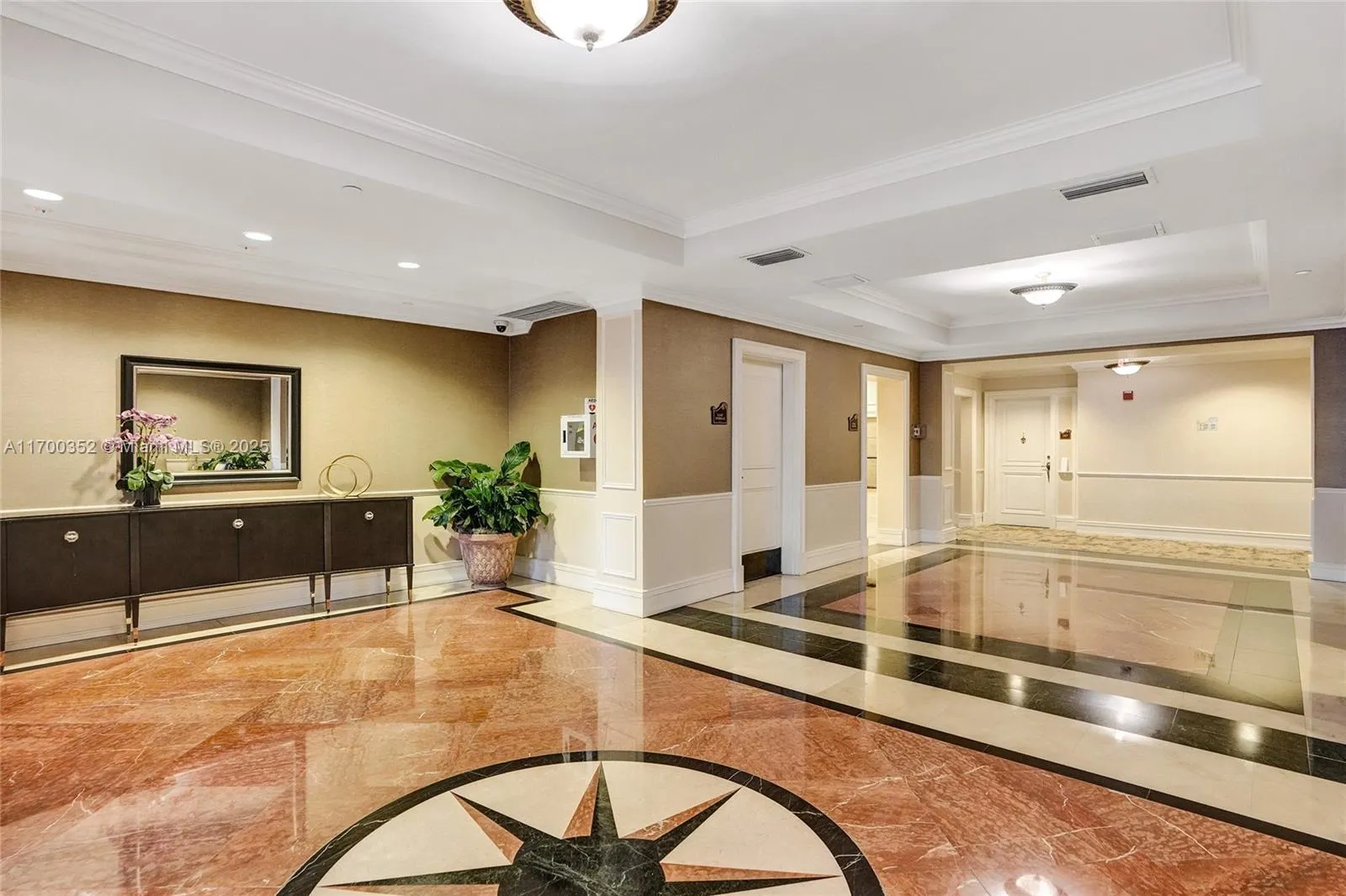 Weston, Florida 33331, United States, 2 Bedrooms Bedrooms, ,3 BathroomsBathrooms,Residential,Pending,30011