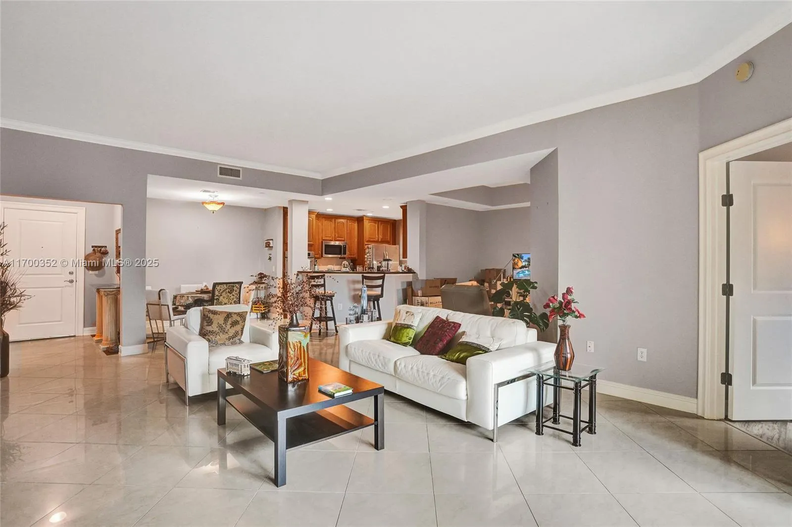 Weston, Florida 33331, United States, 2 Bedrooms Bedrooms, ,3 BathroomsBathrooms,Residential,Pending,30011