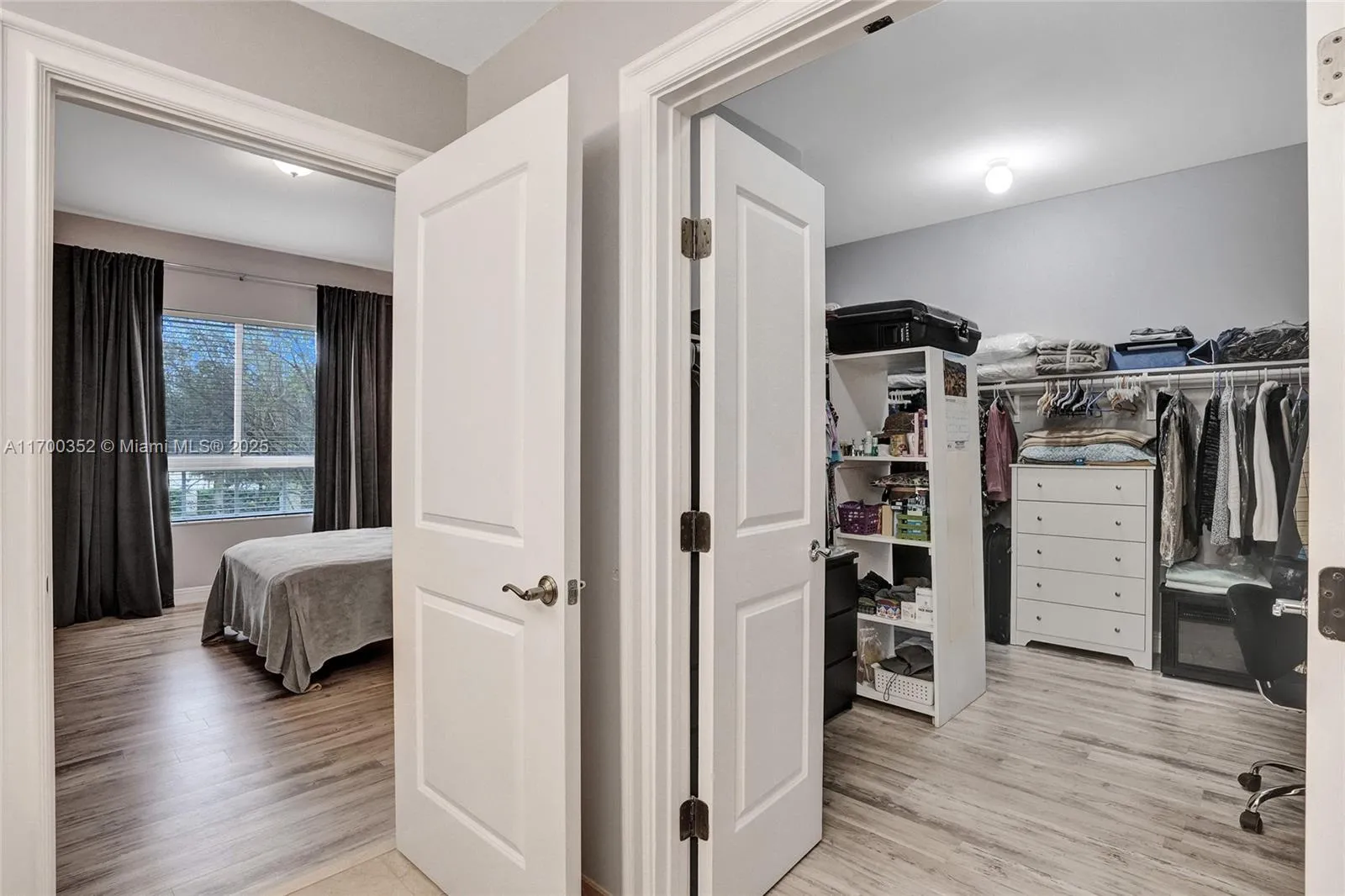 Weston, Florida 33331, United States, 2 Bedrooms Bedrooms, ,3 BathroomsBathrooms,Residential,Pending,30011