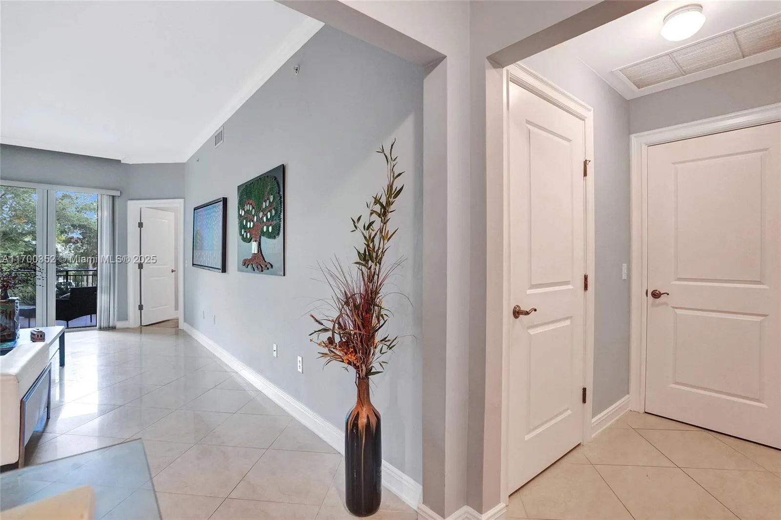 Weston, Florida 33331, United States, 2 Bedrooms Bedrooms, ,3 BathroomsBathrooms,Residential,Pending,30011