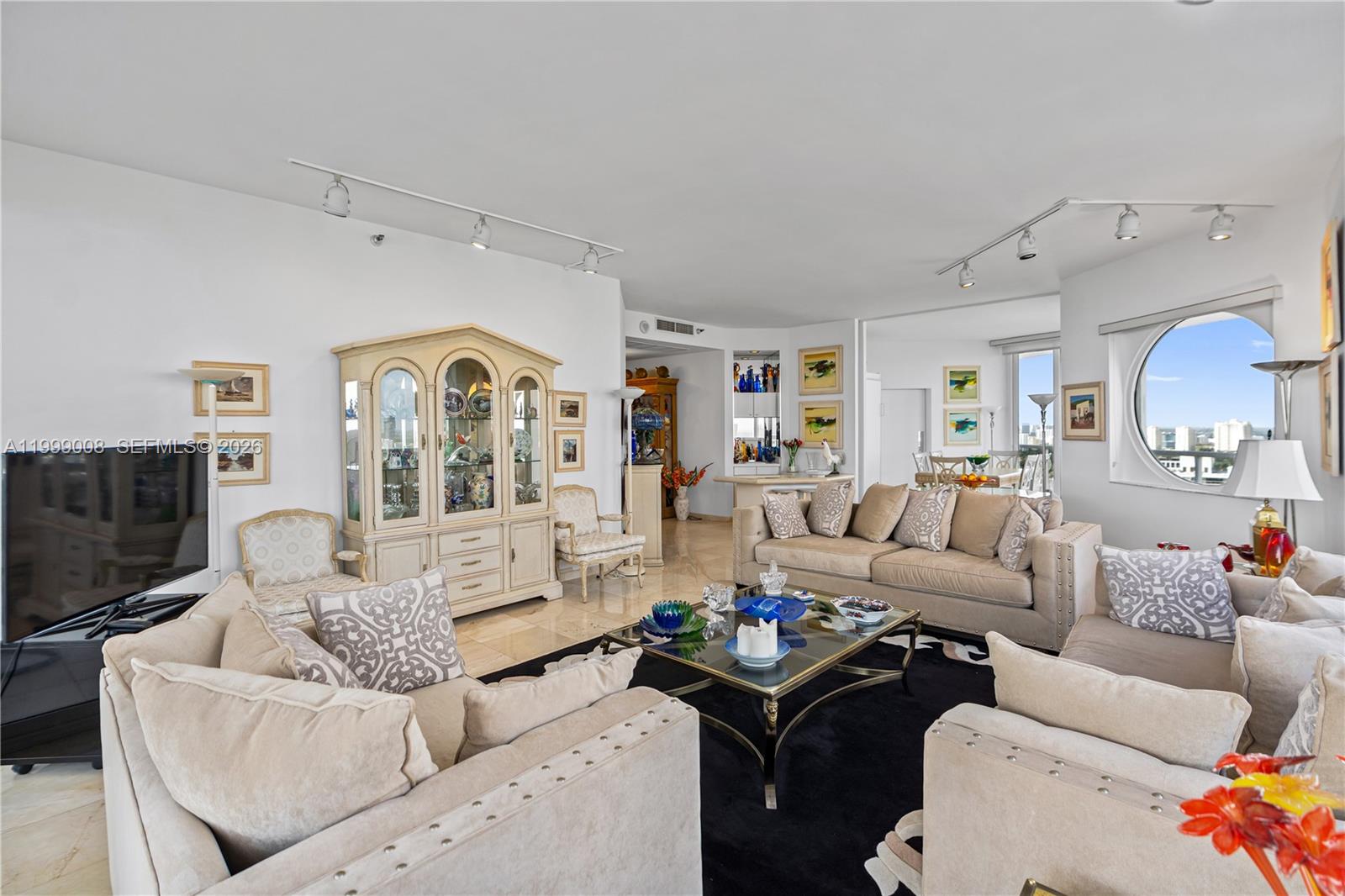 ONE ISLAND PLACE - Residential