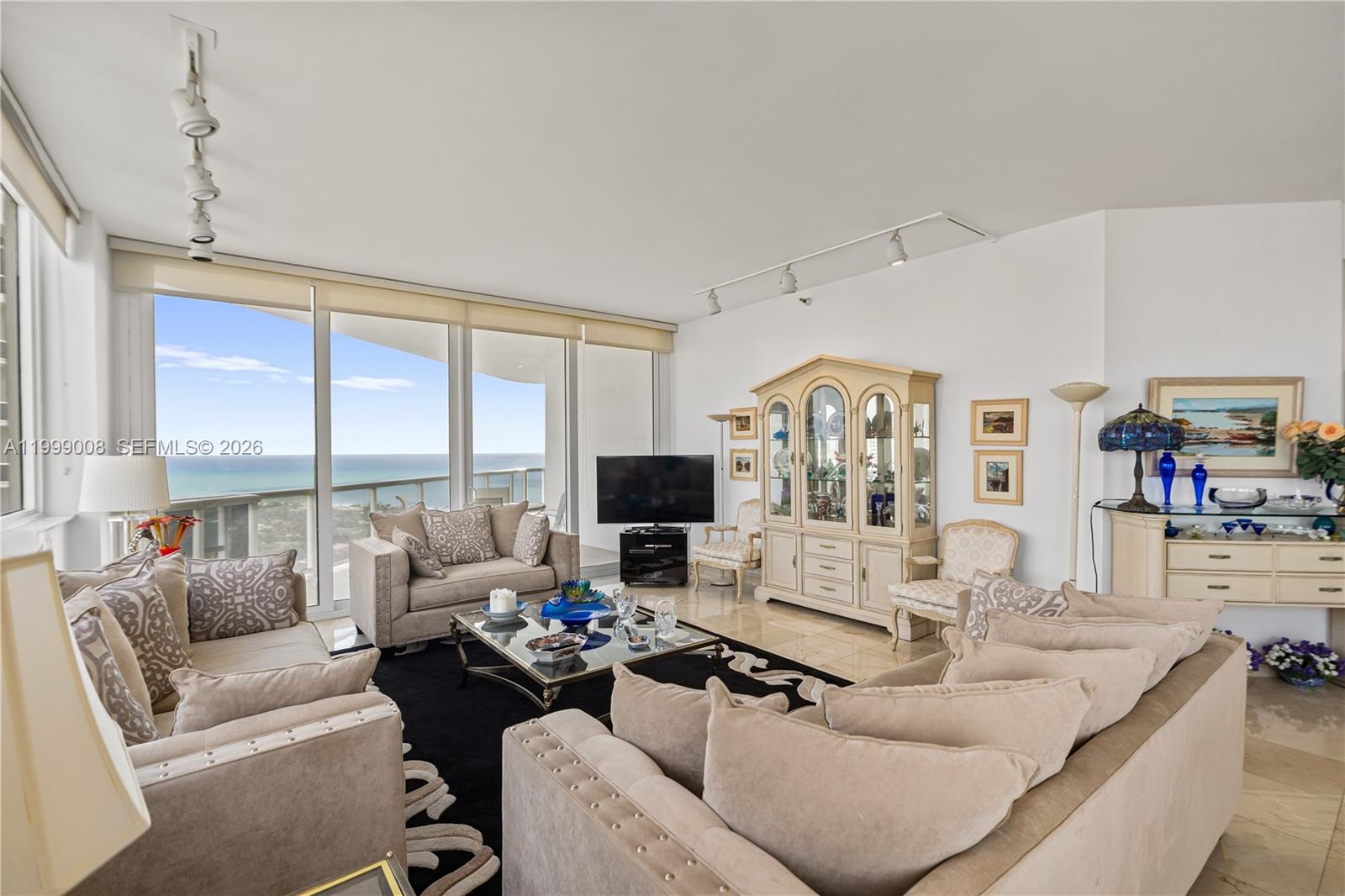 ONE ISLAND PLACE - Residential