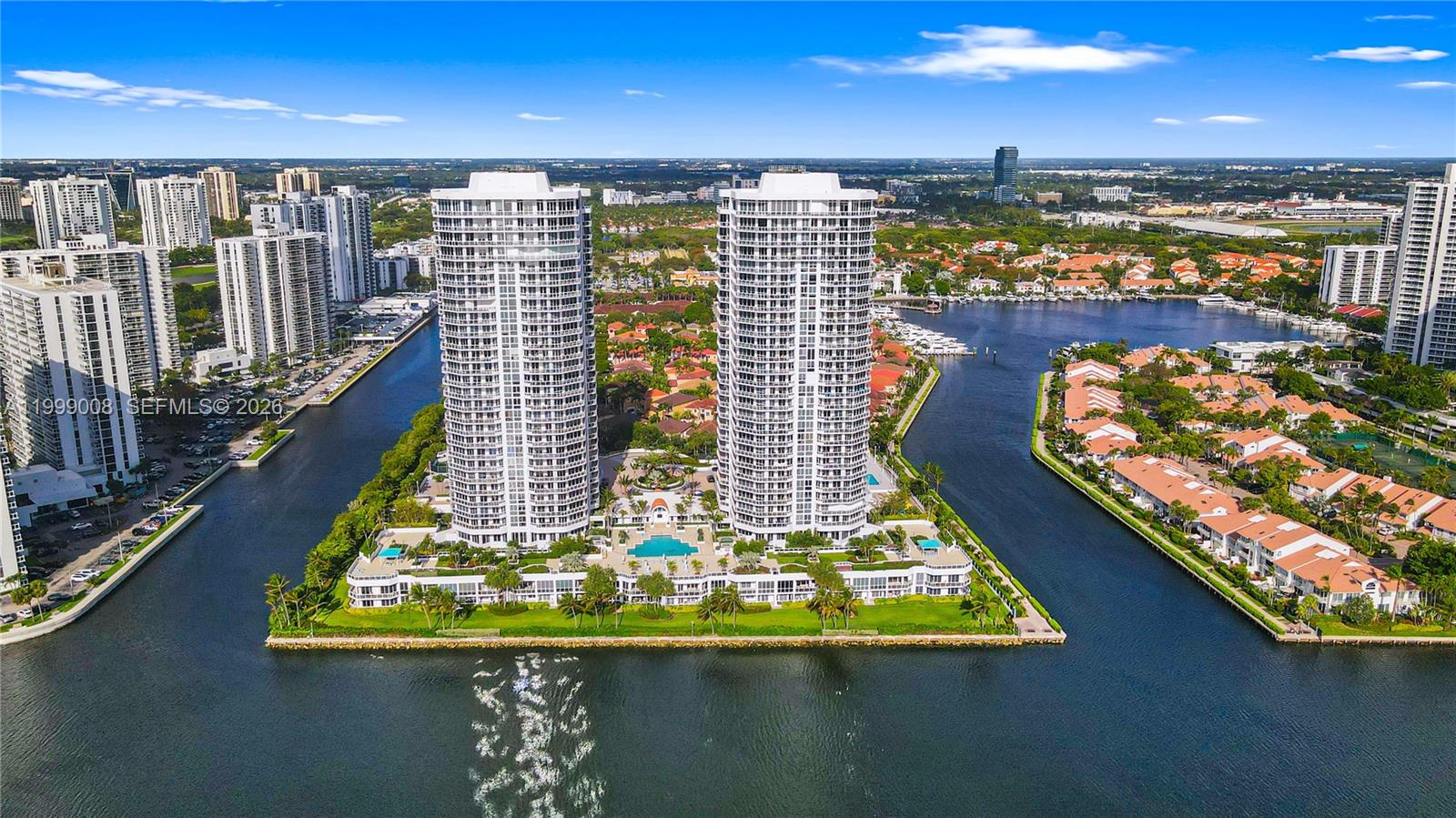 ONE ISLAND PLACE - Residential