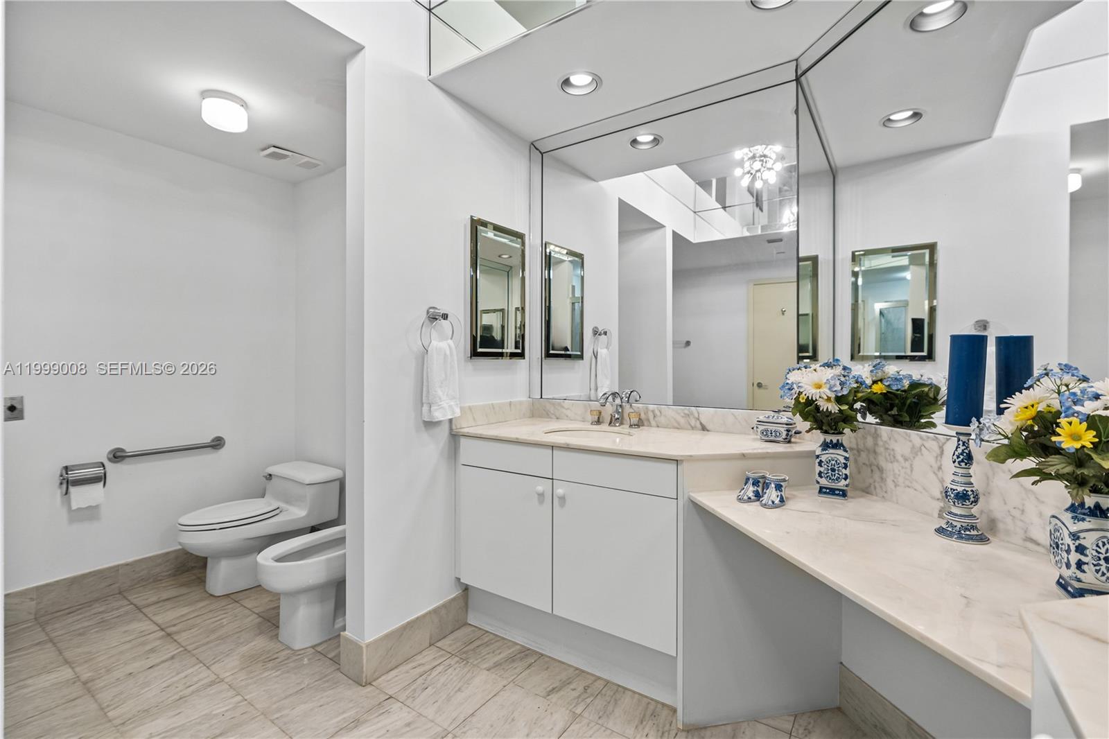 ONE ISLAND PLACE - Residential