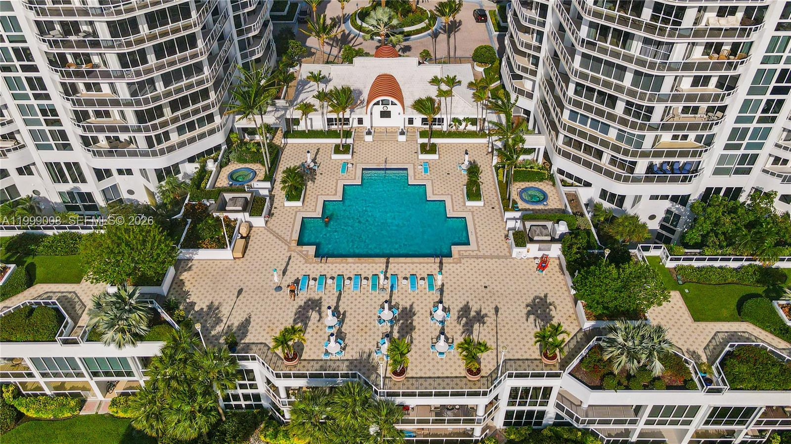 ONE ISLAND PLACE - Residential