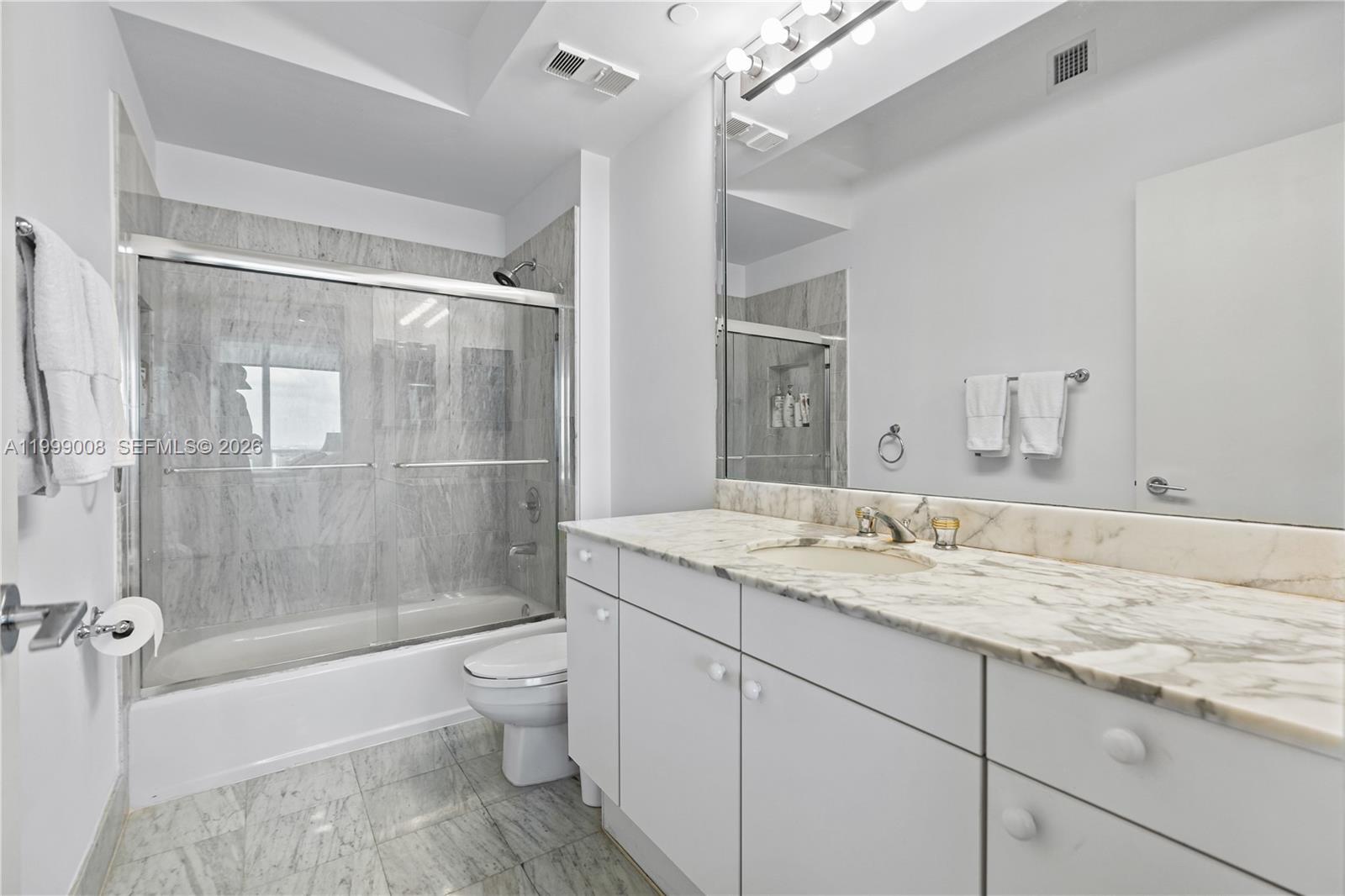 ONE ISLAND PLACE - Residential