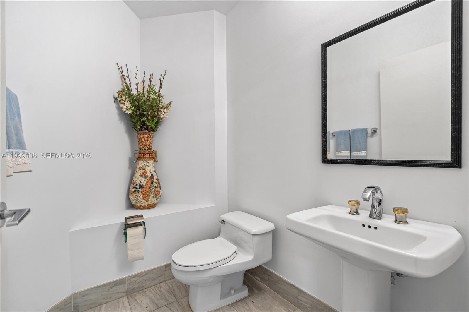 ONE ISLAND PLACE - Residential