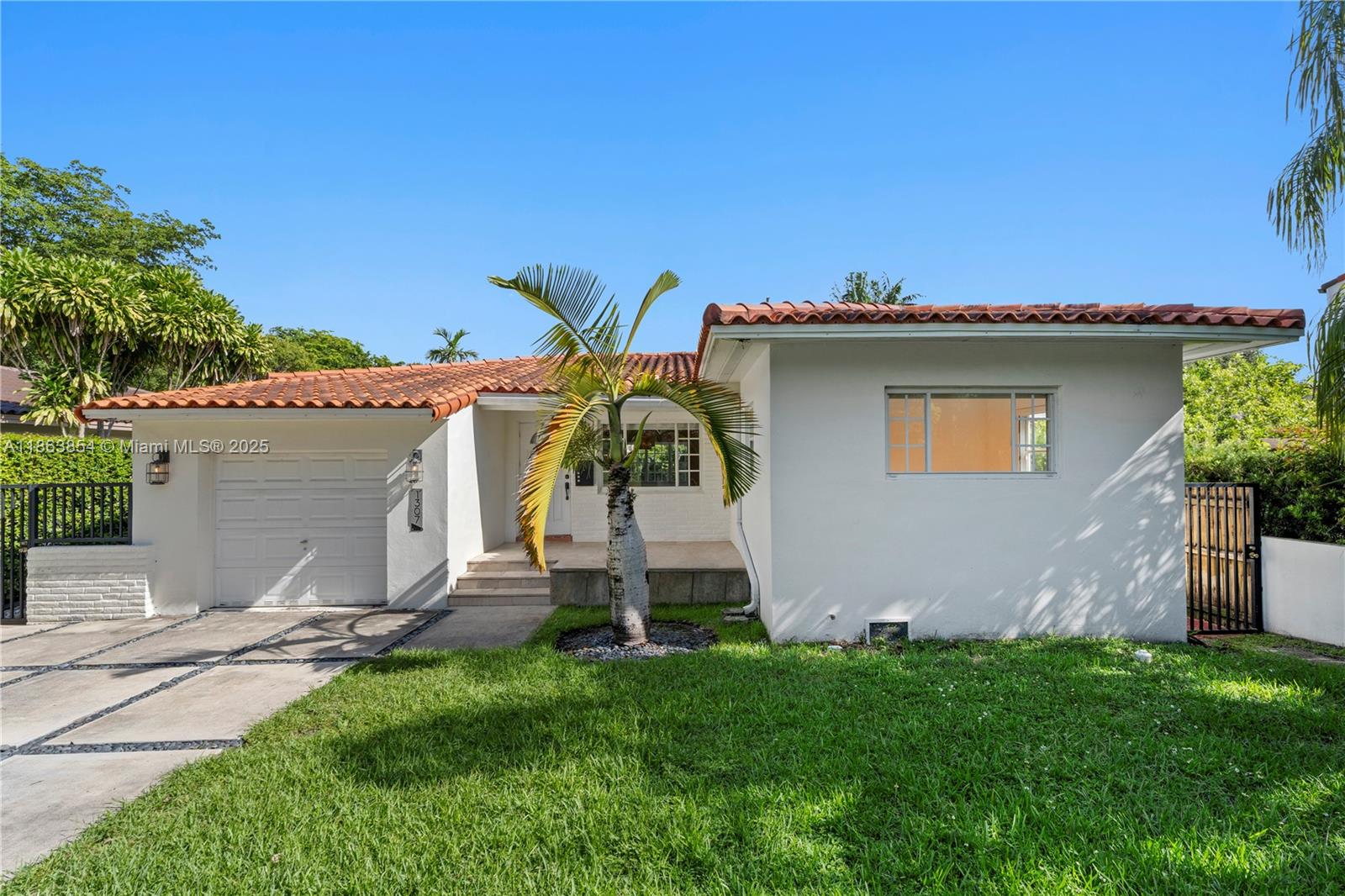 1307 Valencia Ave