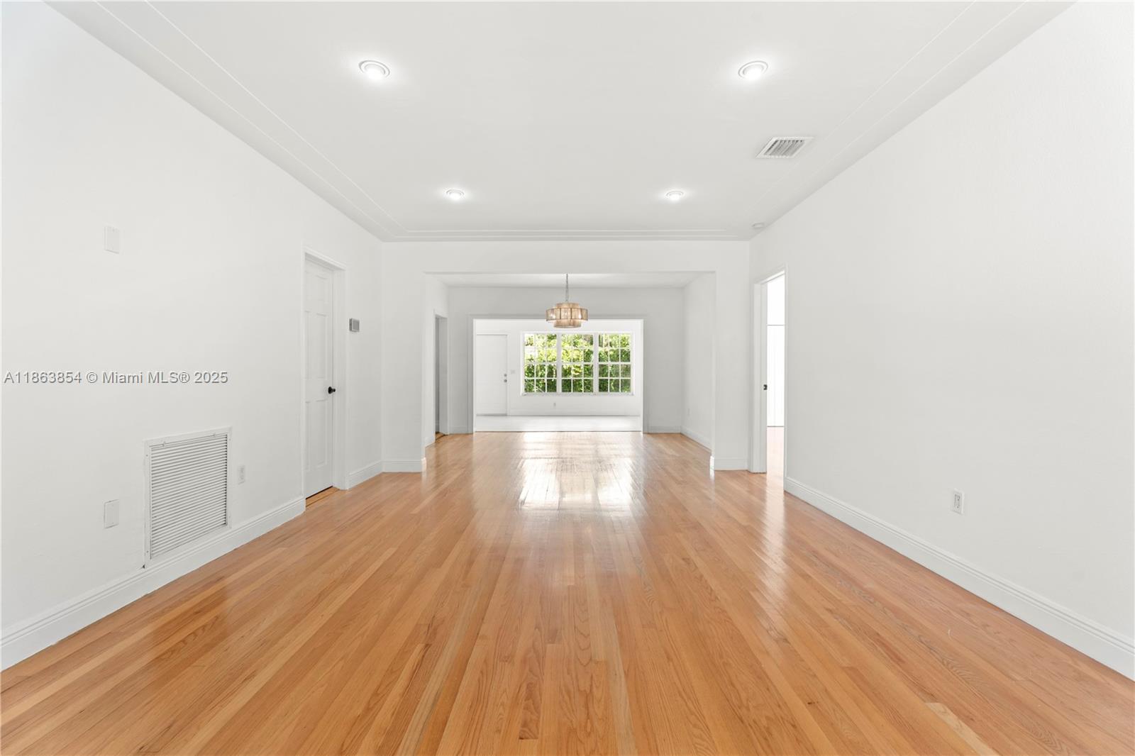 1307 Valencia Ave