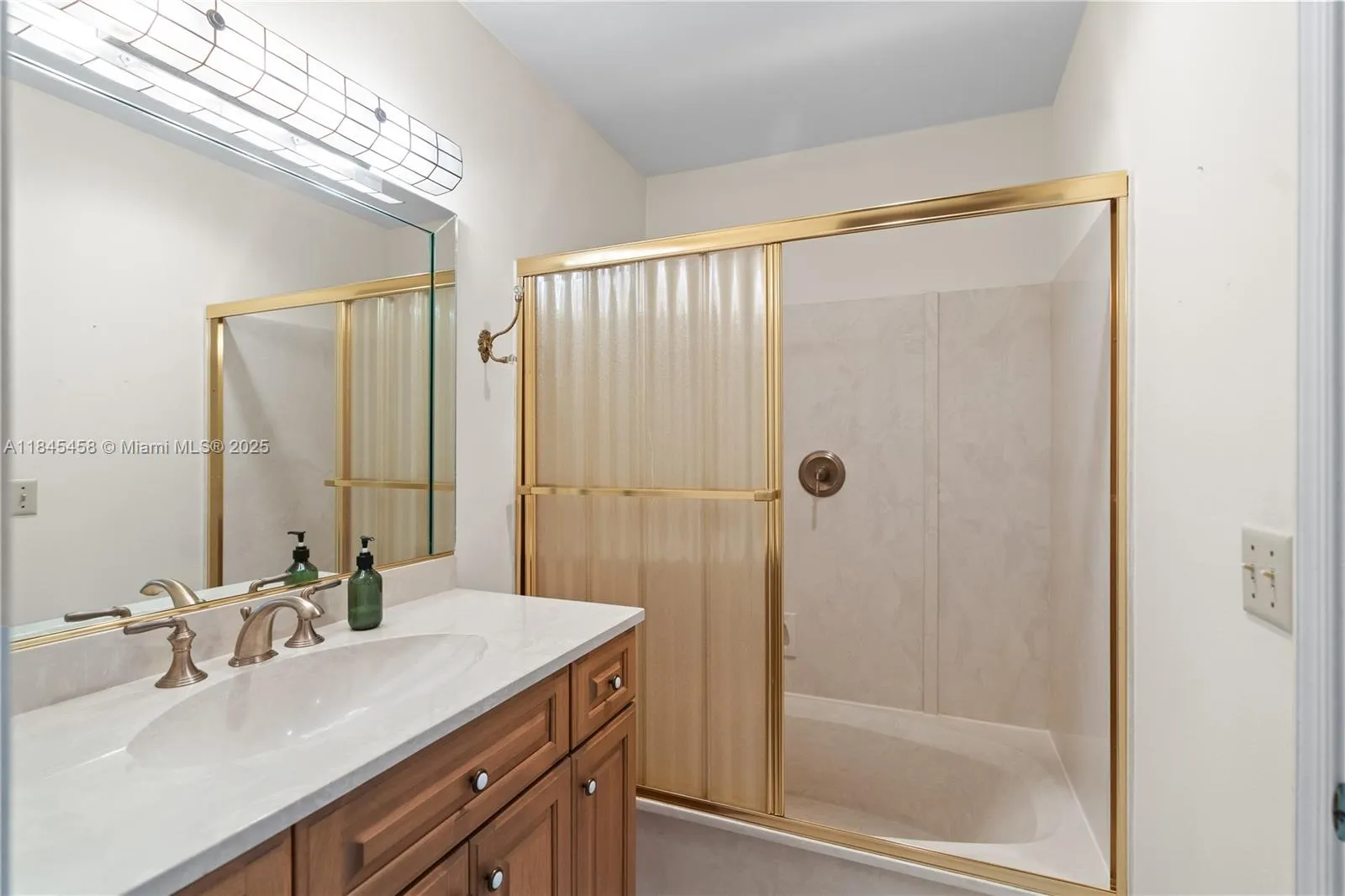 Hillsboro Beach, Florida 33062, United States, 3 Bedrooms Bedrooms, ,3 BathroomsBathrooms,Residential,Active,177595