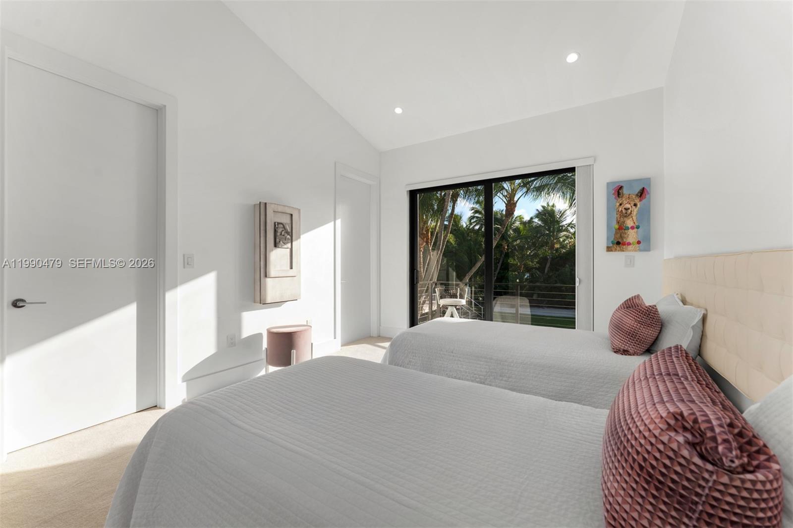 PLANTATION BEACH - Residential