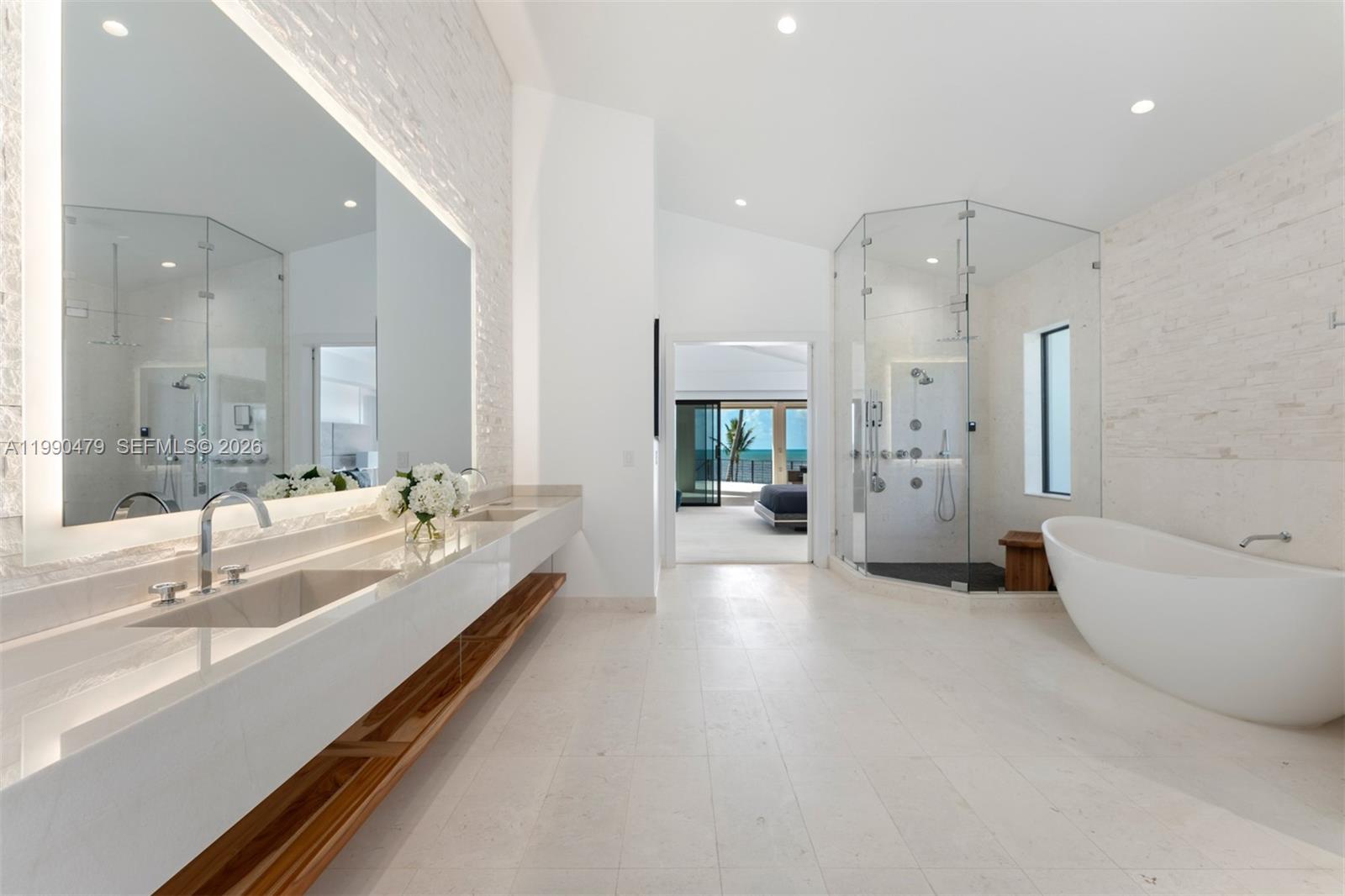 PLANTATION BEACH - Residential