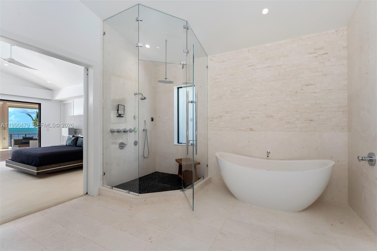 PLANTATION BEACH - Residential