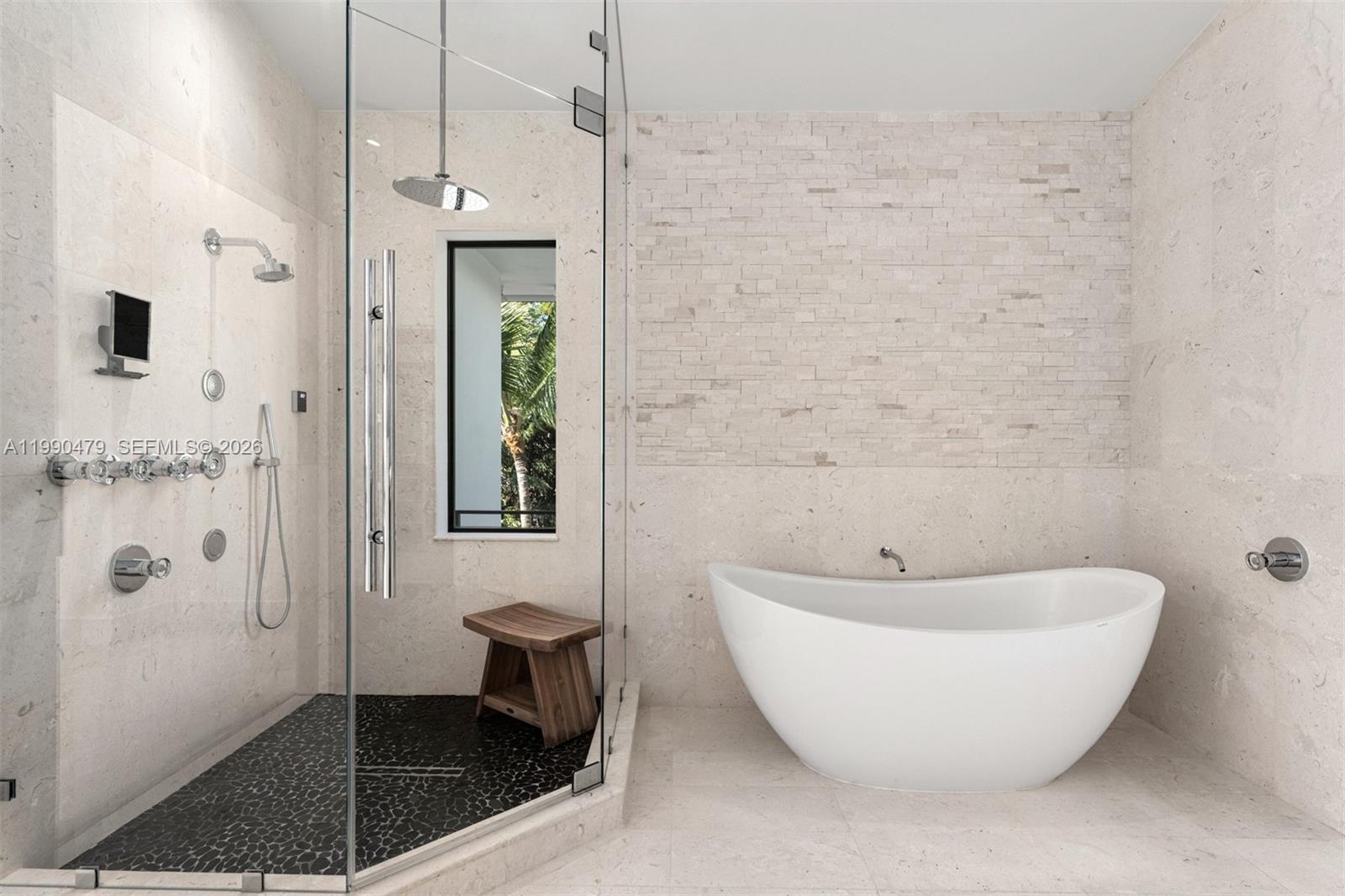 PLANTATION BEACH - Residential