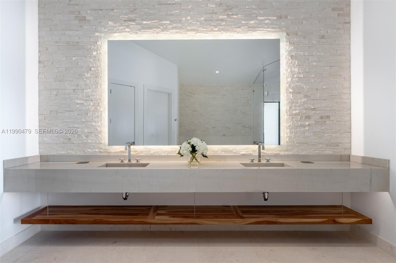 PLANTATION BEACH - Residential