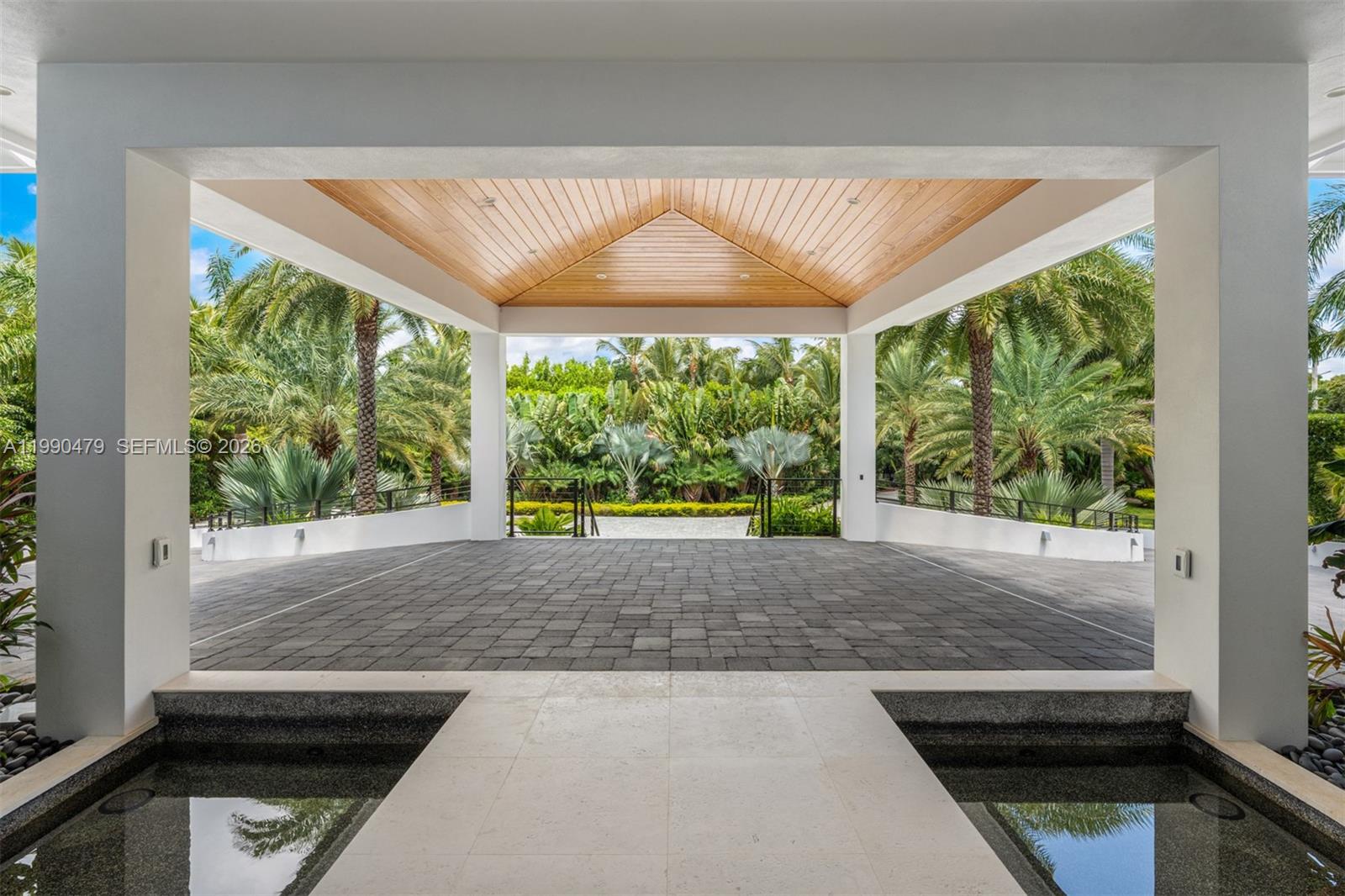 PLANTATION BEACH - Residential