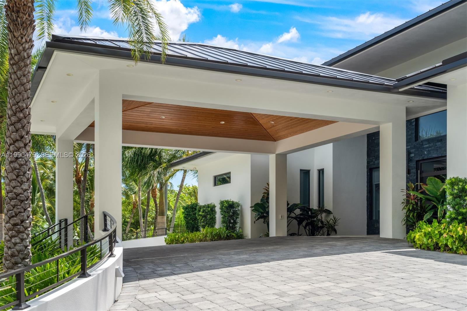 PLANTATION BEACH - Residential