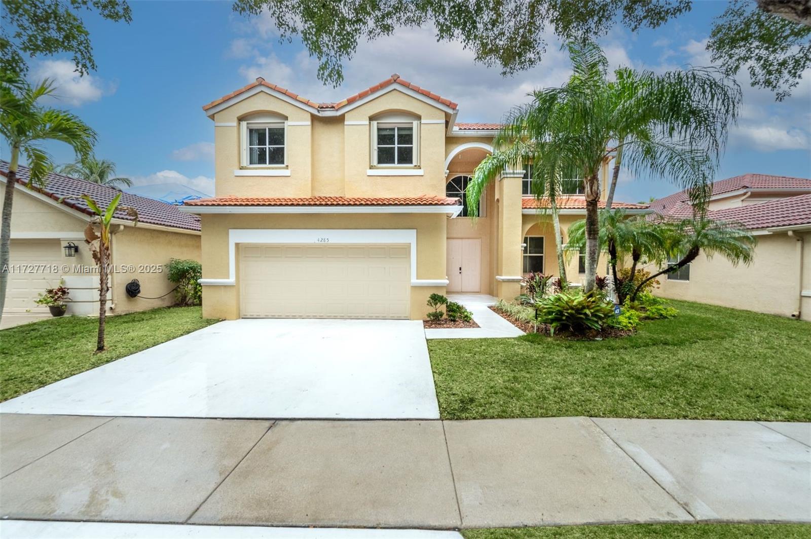 4285 Fox Ridge Dr, Weston, Broward County, Florida - 4 Bedrooms  
3 Bathrooms - 