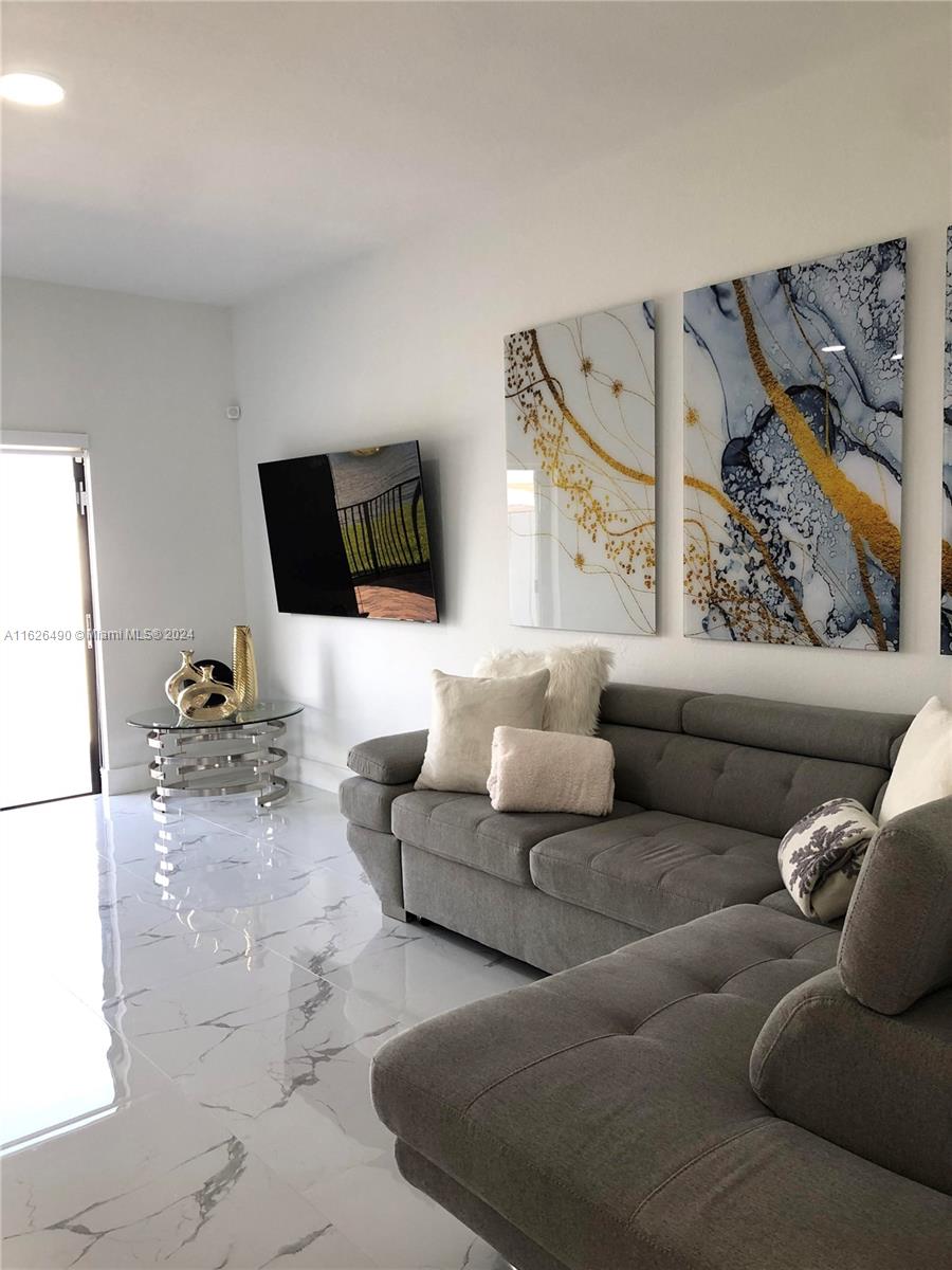 Photo 7 of 31 of 10162 SW 228th Ter townhome
