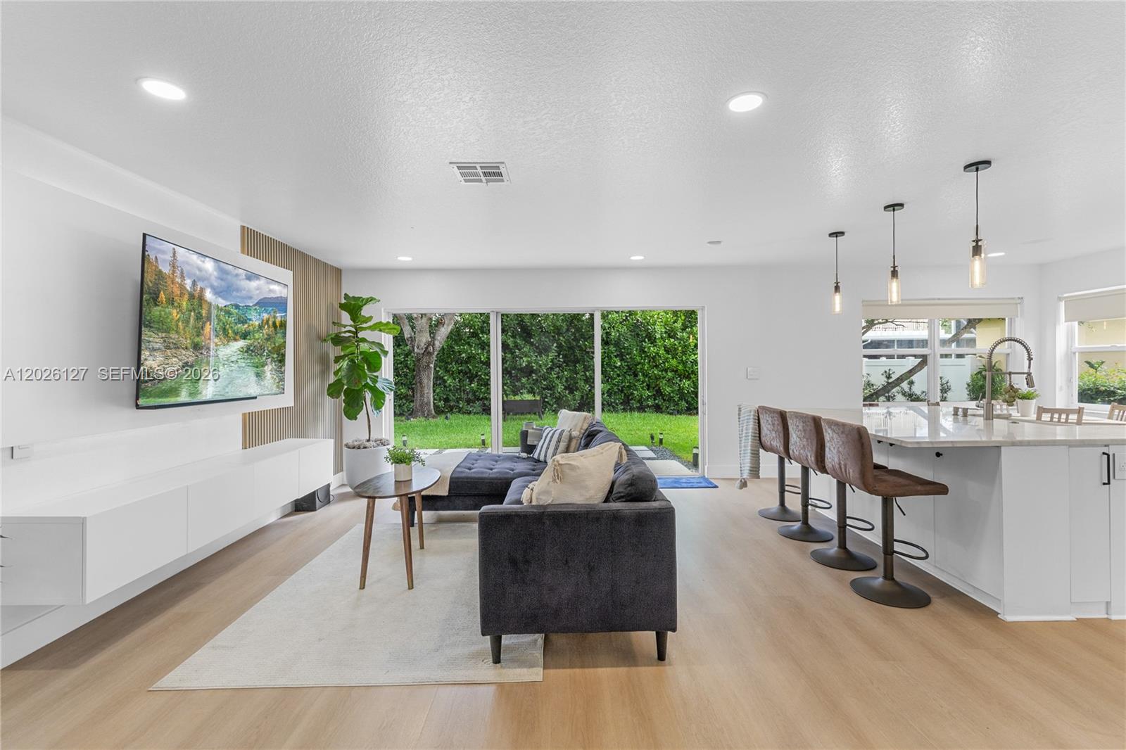 PEMBROKE ISLES 1 - Residential