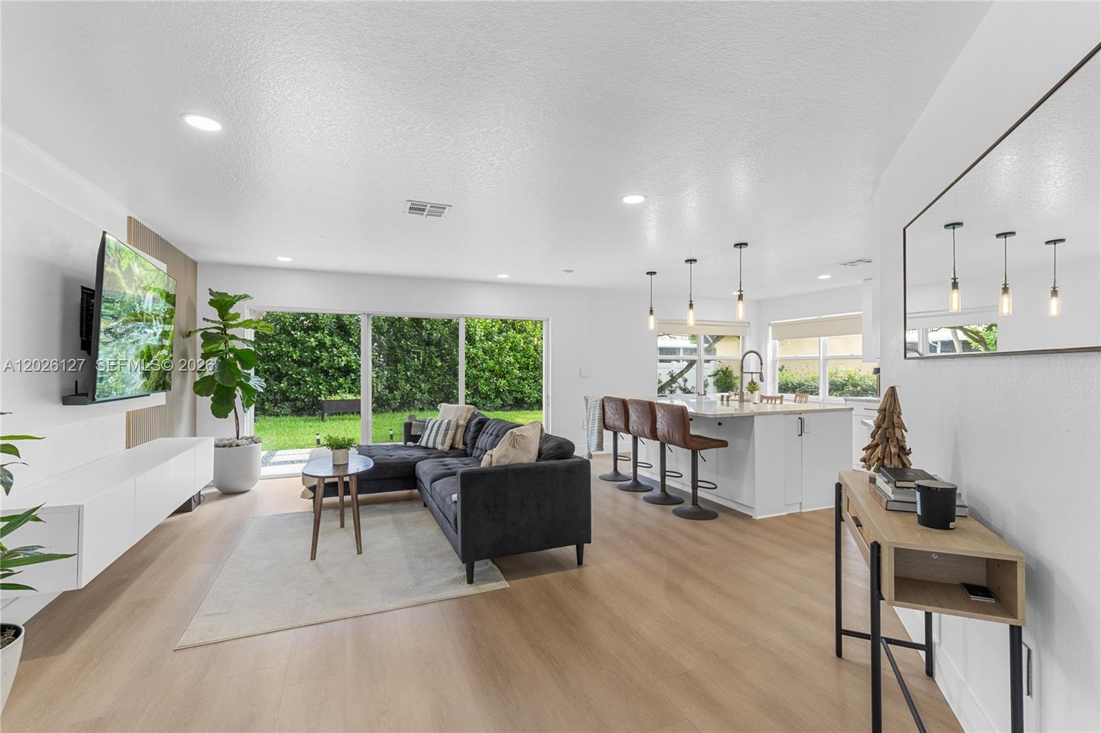PEMBROKE ISLES 1 - Residential