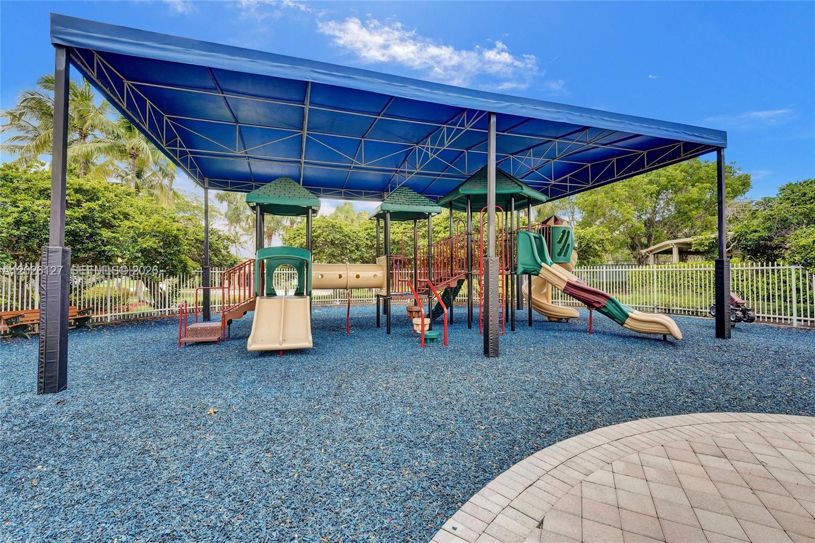 PEMBROKE ISLES 1 - Residential